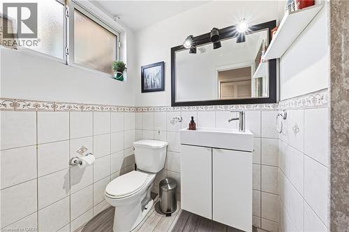 364 Fennell Avenue W, Hamilton, ON - Indoor Photo Showing Bathroom