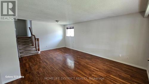 912 EXETER STREET , Oshawa, Ontario L1G 7N5 3