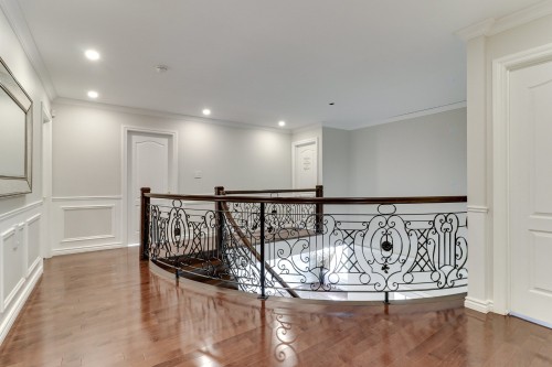 Staircase - 227 Rue Ernest, Dollard-Des-Ormeaux, QC - Indoor Photo Showing Other Room