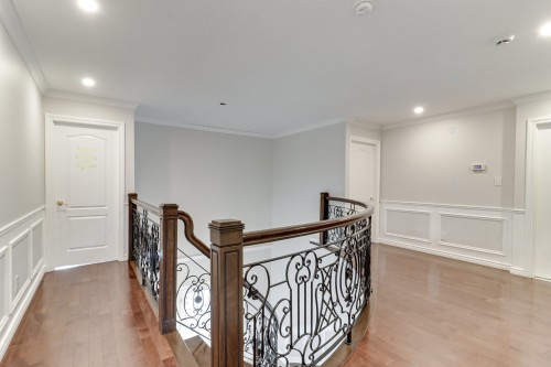 Staircase - 227 Rue Ernest, Dollard-Des-Ormeaux, QC - Indoor Photo Showing Other Room