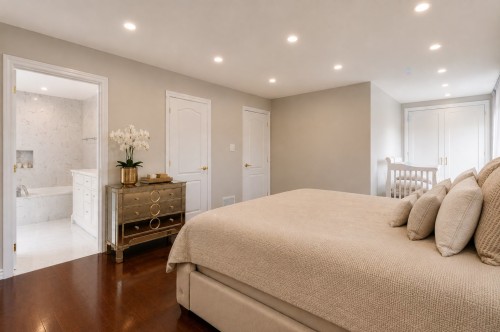 Master Bedroom - 227 Rue Ernest, Dollard-Des-Ormeaux, QC - Indoor Photo Showing Bedroom