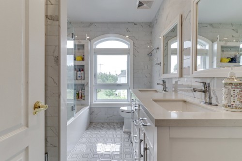 Bathroom - 227 Rue Ernest, Dollard-Des-Ormeaux, QC - Indoor Photo Showing Bathroom