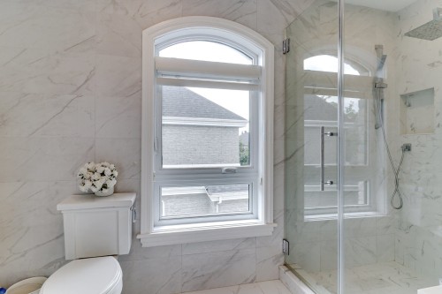 Master Bathroom - 227 Rue Ernest, Dollard-Des-Ormeaux, QC - Indoor Photo Showing Bathroom
