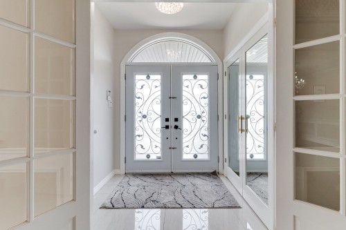 Mud Room - 227 Rue Ernest, Dollard-Des-Ormeaux, QC - Indoor Photo Showing Other Room