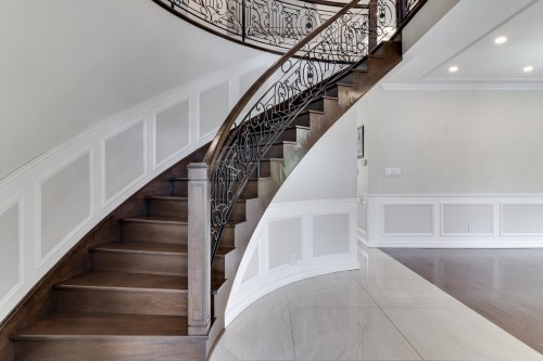 Staircase - 227 Rue Ernest, Dollard-Des-Ormeaux, QC - Indoor Photo Showing Other Room