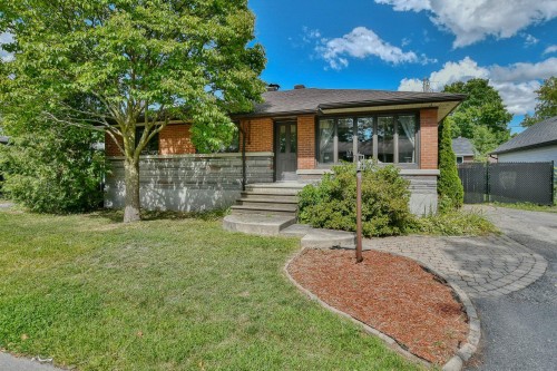 115 1re Avenue  Saint-Eustache, QC J7P 2R1