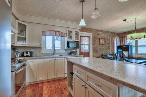 Cuisine - 115 1Re Avenue, Saint-Eustache, QC - Indoor Photo Showing Kitchen
