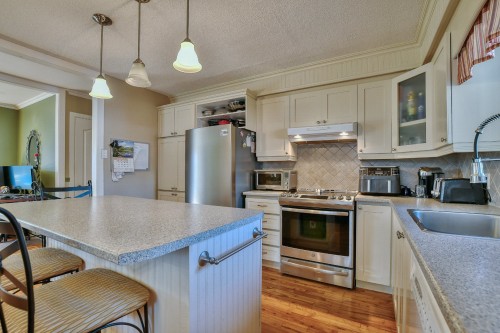 Cuisine - 115 1Re Avenue, Saint-Eustache, QC - Indoor Photo Showing Kitchen