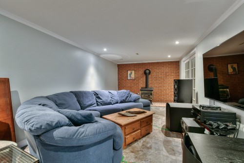 Salle familiale - 115 1Re Avenue, Saint-Eustache, QC - Indoor