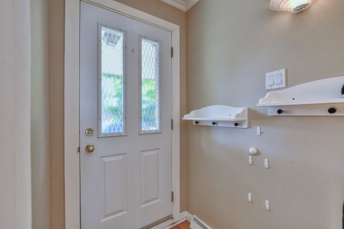 Hall d'entrée/Vestibule - 115 1Re Avenue, Saint-Eustache, QC - Indoor Photo Showing Other Room