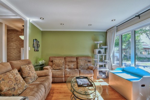 Salon - 115 1Re Avenue, Saint-Eustache, QC - Indoor Photo Showing Living Room
