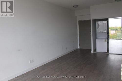 804 - 2055 Danforth Avenue, Toronto, ON - Indoor Photo Showing Other Room
