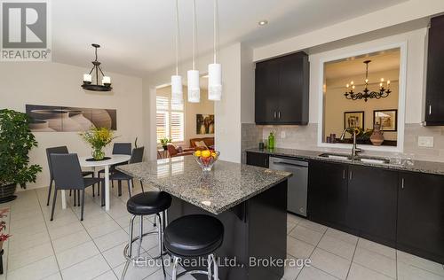 Eat-In Kitchen - 954 Penson Crescent, Milton, ON - Indoor Photo Showing Kitchen With Double Sink With Upgraded Kitchen