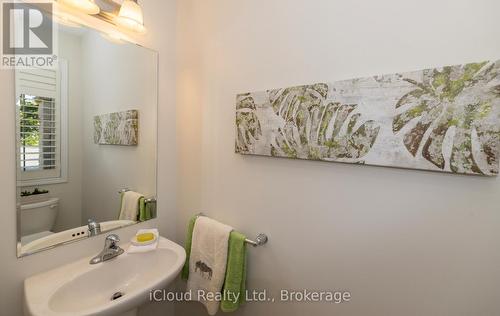 Main Floor 2 pc. Bathroom - 954 Penson Crescent, Milton, ON - Indoor Photo Showing Bathroom
