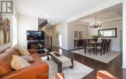 Living/Dining Room - 954 Penson Crescent, Milton, ON - Indoor Photo Showing Living Room