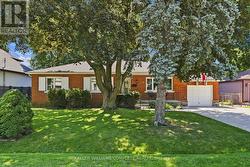 70 FLORESTA COURT Hamilton, ON L9G 1R8