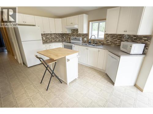 3620 Erickson Road, Vanderhoof, BC - Indoor Photo Showing Kitchen With Double Sink