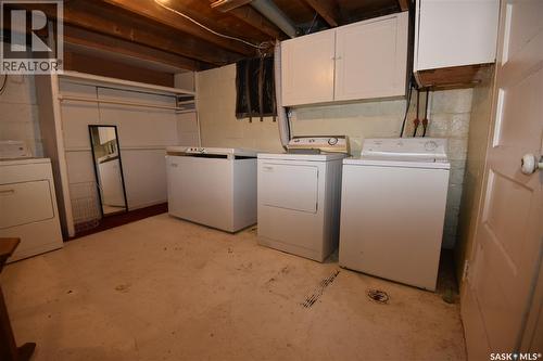 403 2Nd Street W, Nipawin, SK - Indoor Photo Showing Laundry Room