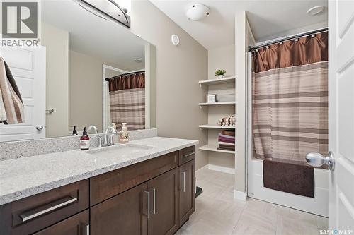 118 Stromberg Crescent, Saskatoon, SK - Indoor Photo Showing Bathroom