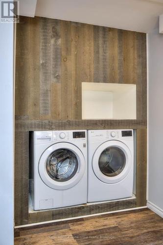 1346 King Street E, Cambridge, ON - Indoor Photo Showing Laundry Room