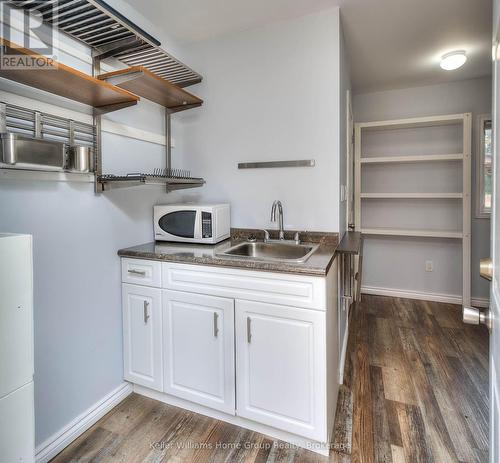 1346 King Street E, Cambridge, ON - Indoor