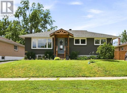 12 BOTHWELL CRESCENT  Barrie, ON L4M 2S6