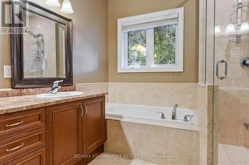 85 Park Street W, Mississauga, ON - Indoor Photo Showing Bathroom