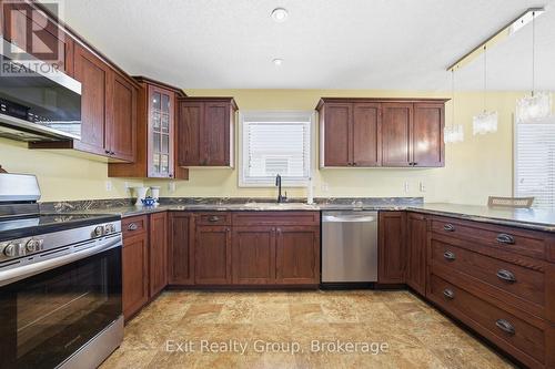 23 Mount Grove Crescent, Prince Edward County (Wellington Ward), ON - Indoor Photo Showing Kitchen