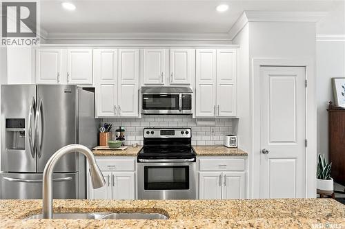 431 Eaton Lane, Saskatoon, SK - Indoor Photo Showing Kitchen With Stainless Steel Kitchen With Upgraded Kitchen