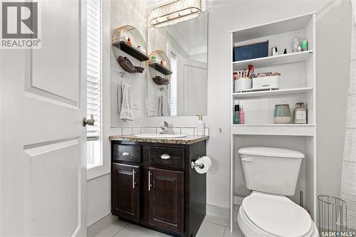 431 Eaton Lane, Saskatoon, SK - Indoor Photo Showing Bathroom