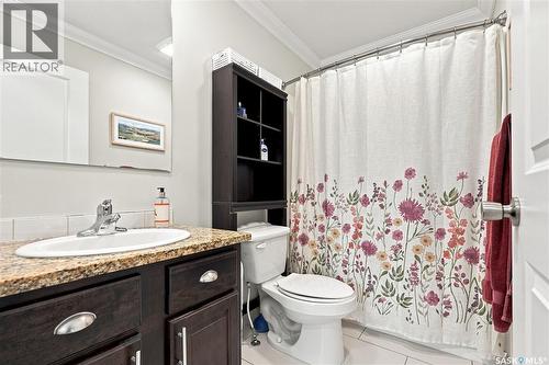 431 Eaton Lane, Saskatoon, SK - Indoor Photo Showing Bathroom