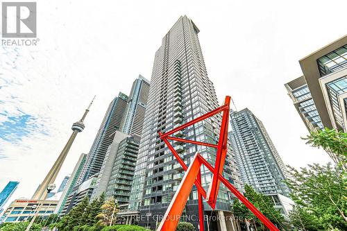 816 - 25 TELEGRAM MEWS  Toronto, ON M5V 3Z1