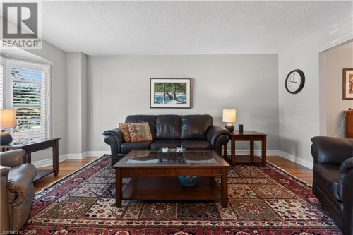 3194 Tania Crescent, Burlington, ON - Indoor Photo Showing Living Room