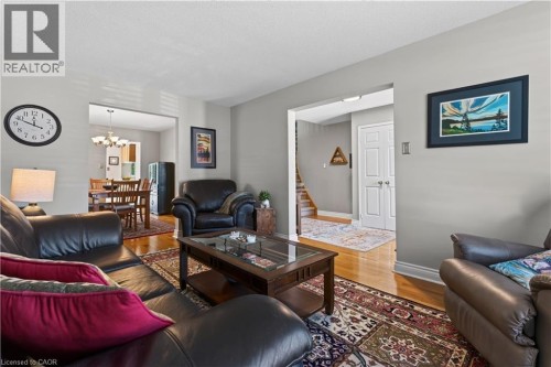 View to front hall and dining room - 3194 Tania Crescent, Burlington, ON - Indoor Photo Showing Living Room