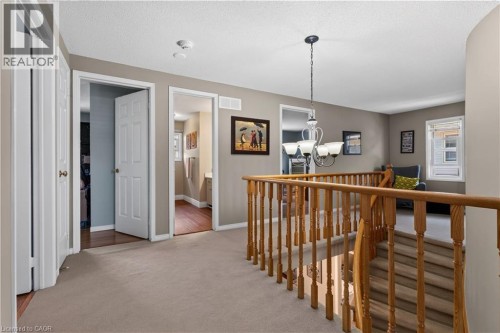 2nd floor hallway leads to 4 bedrooms - 3194 Tania Crescent, Burlington, ON - Indoor Photo Showing Other Room