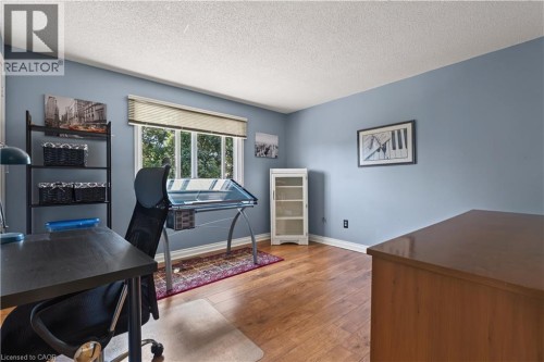 3194 Tania Crescent, Burlington, ON - Indoor Photo Showing Bedroom