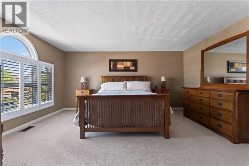 3194 Tania Crescent, Burlington, ON - Indoor Photo Showing Bedroom