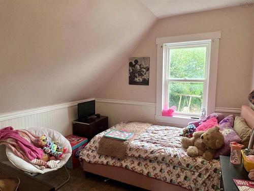 2 Central Avenue, Trenton, NS - Indoor Photo Showing Bedroom