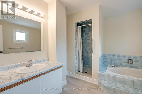 265 Mississaga Street, Oakville, ON - Indoor Photo Showing Bathroom