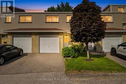 157 - 400 MISSISSAUGA VALLEY BOULEVARD  Mississauga, ON L5A 3N6