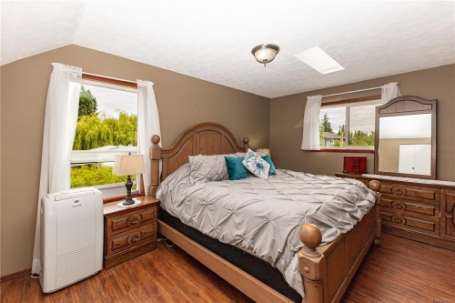 1985 Willis Rd, Campbell River, BC 