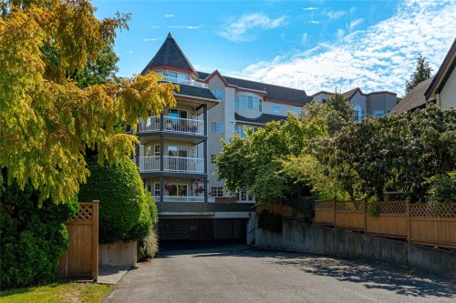 #101-1220 Fort St  Victoria, BC V8V 3L2