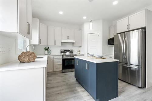 132 Red Pine Dr, West St Paul, MB - Indoor Photo Showing Kitchen With Upgraded Kitchen