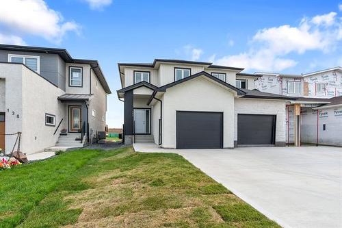 132 Red Pine Dr, West St Paul, MB - Outdoor With Facade