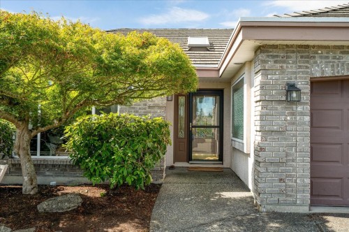 828 Devon Pl, Qualicum Beach, BC 