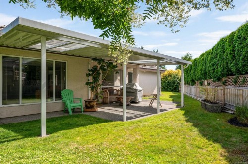 828 Devon Pl, Qualicum Beach, BC 