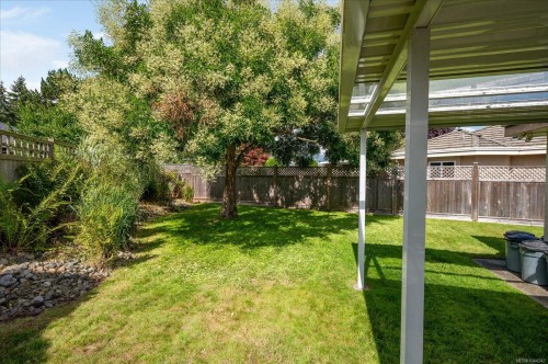 828 Devon Pl, Qualicum Beach, BC 