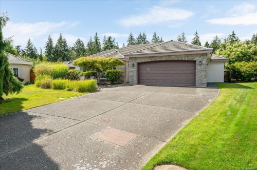 828 Devon Pl, Qualicum Beach, BC 