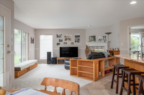 828 Devon Pl, Qualicum Beach, BC 