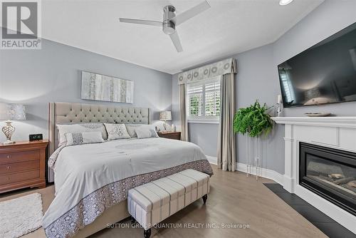 1109 Forestvale Drive, Burlington, ON - Indoor Photo Showing Bedroom